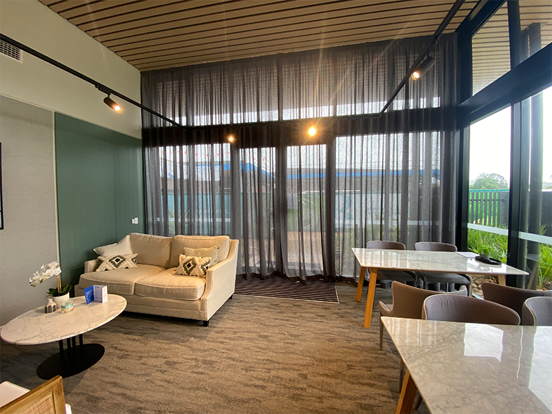 Modern relaxed lunch area with curtains